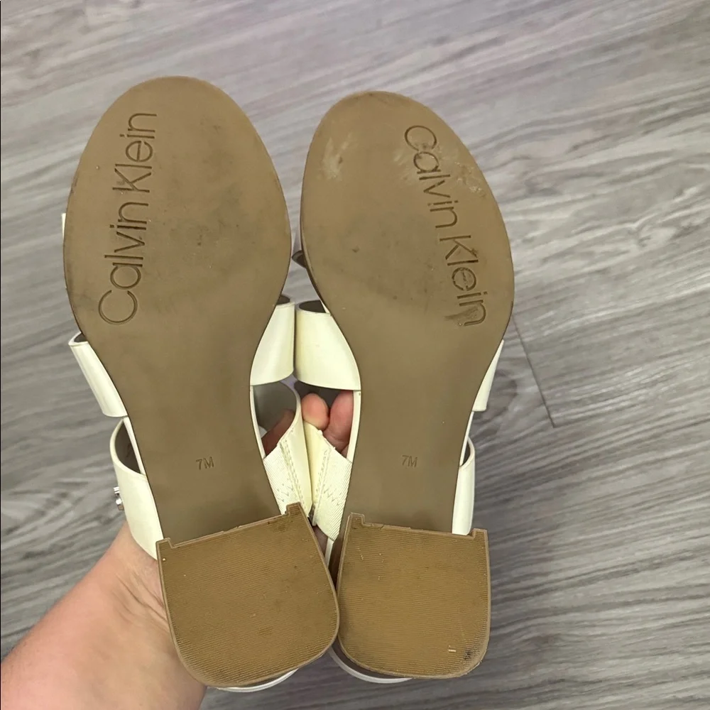 Calvin Klein Audrey White Slip On Block Heel Mule Sandals Size 7
